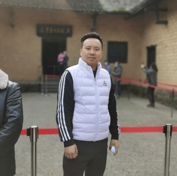 谢海荣.jpg 图片